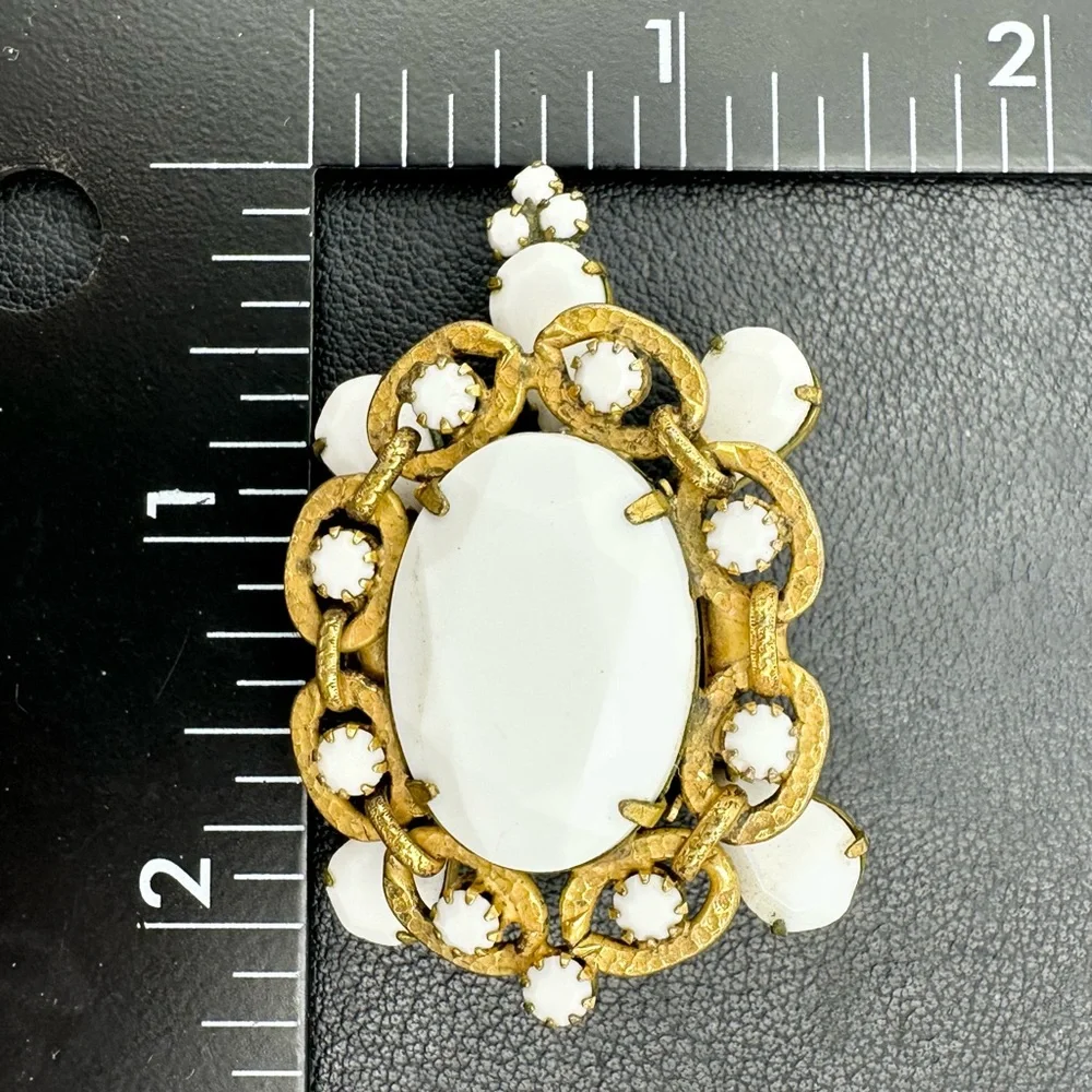 Milk Glass Turtle Vintage Unsigned Beauty Gold Tone Figural Brooch